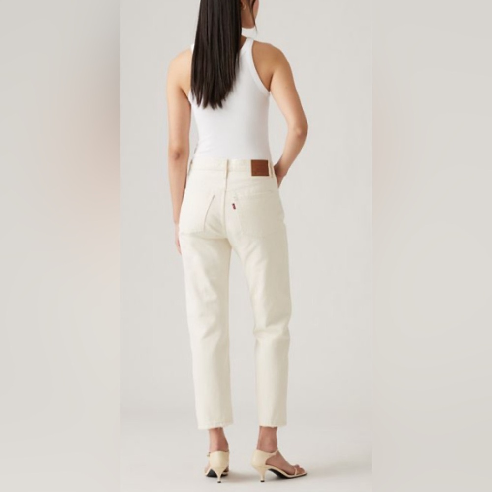 Levi’s original 501 cropped jean in Ecru 27x26